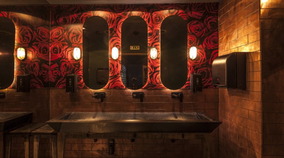 Nakstkluba WC
